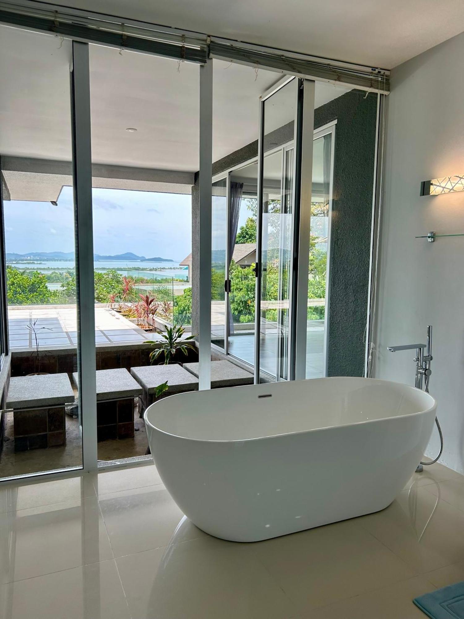 Aroha Seaview Villa - Private Pool - Пантай-Сенанг Экстерьер фото
